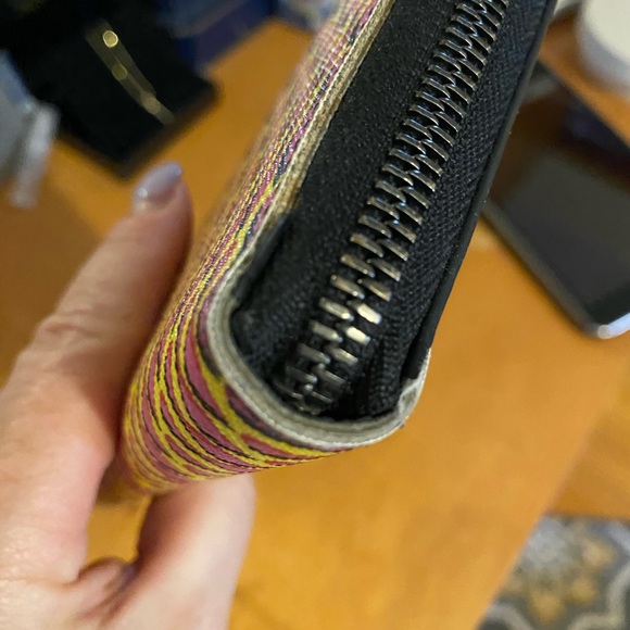 CHRISTIAN LOUBOUTIN Panettone Wallet- Authentic and gently used - Picture 8 of 9